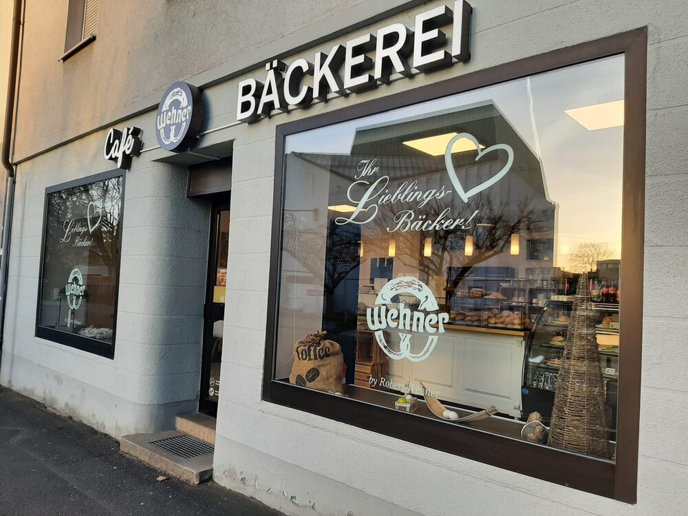 Bäckerei Wehner — Filiale von außen mit Schriftzug